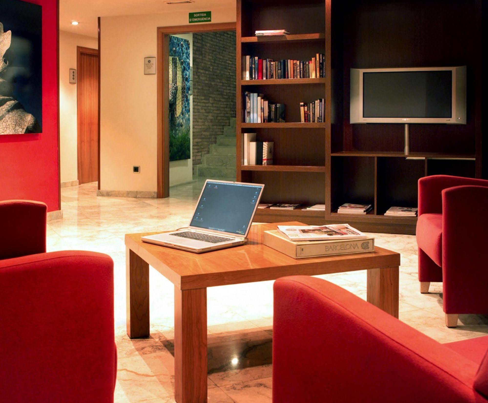 Aranea Hotel 3*